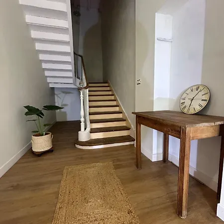 La Maison Des Roses, For 4 To 11 People, Condom, Gers Ferienhaus *
